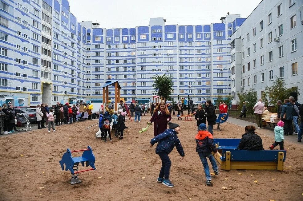 Камера дворов нижнекамска. Наш двор Нижнекамск. Программа наш двор Нижнекамск. Наш двор Нижнекамск Строителей 50. Нижнекамск благоустройство.