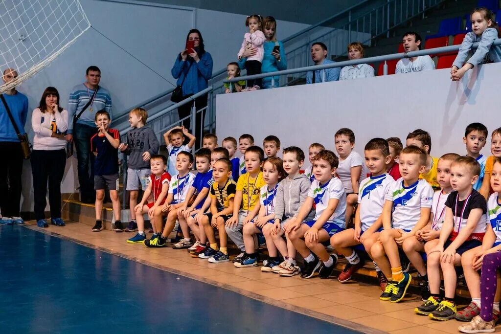 Занятие спортом нижний новгород. Тренировка во дворе. Занятие спортом нижний новгород. Спорт в каждый двор проект. Нижний новгород спорт.