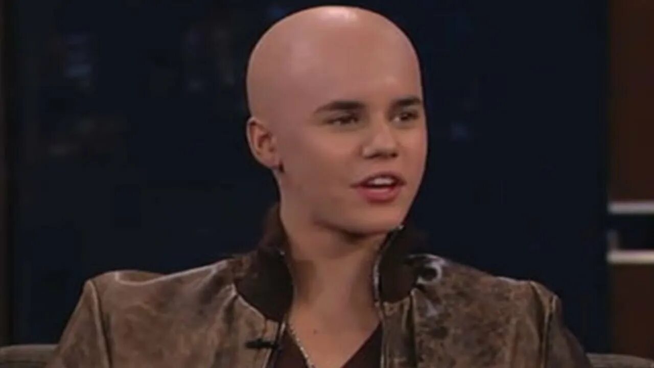 Налысо для бибера. Бибер лысый. Justin Bieber bald. Джастин Бибер лысый фото. Джастин Бибер лысеет.