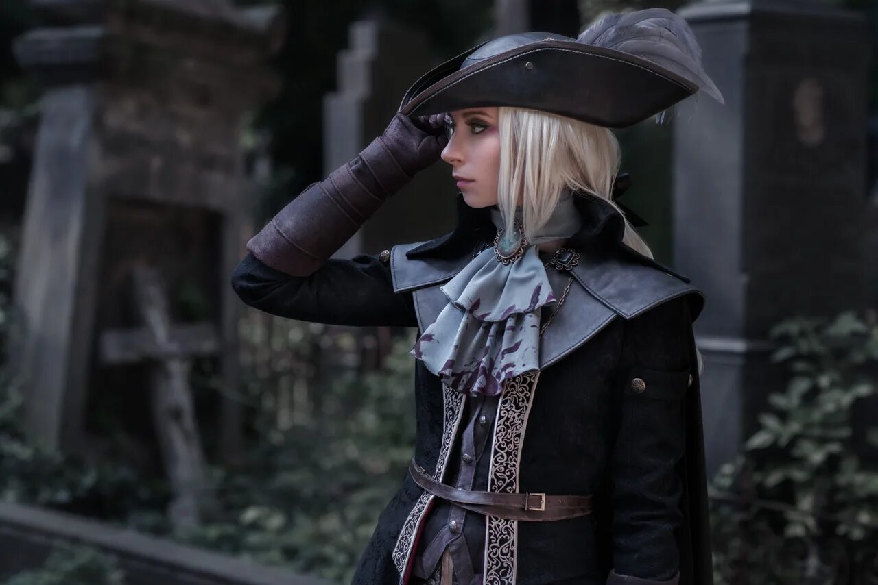 Lady maria интернет. Косплей леди Марии из Bloodborne. Бладборн косплей.