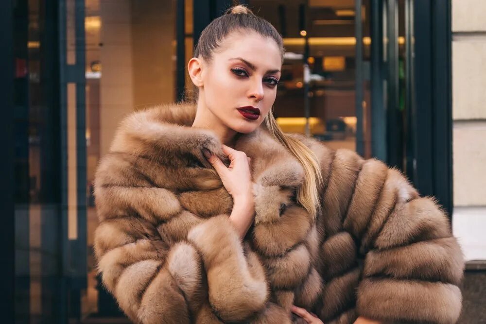 Fur coat and leather gloves. S furs. S furs. Jewel furs fur шуба. Шуба fenghui fur fashion.