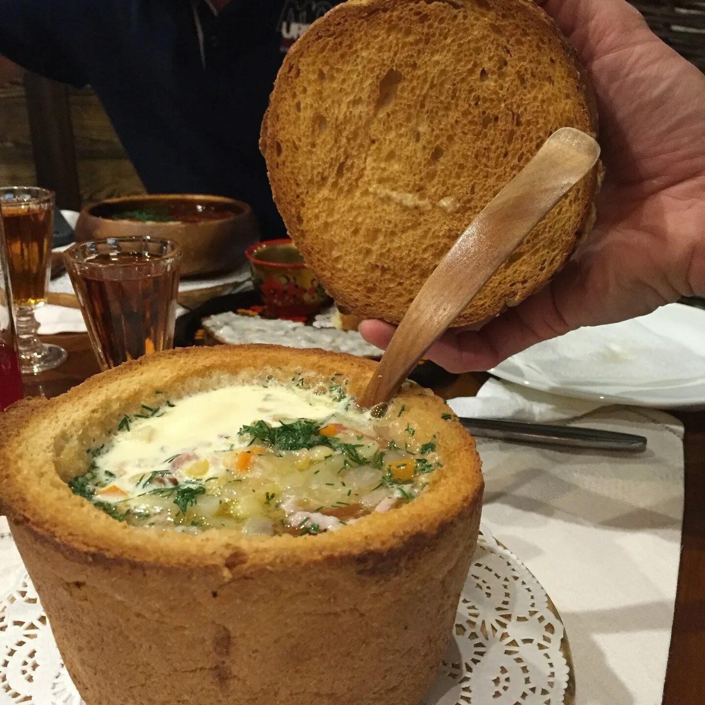 Ресторан тары бары. Суп в хлебе кафе. Тары бары меню. Суп в хлебе Казань.