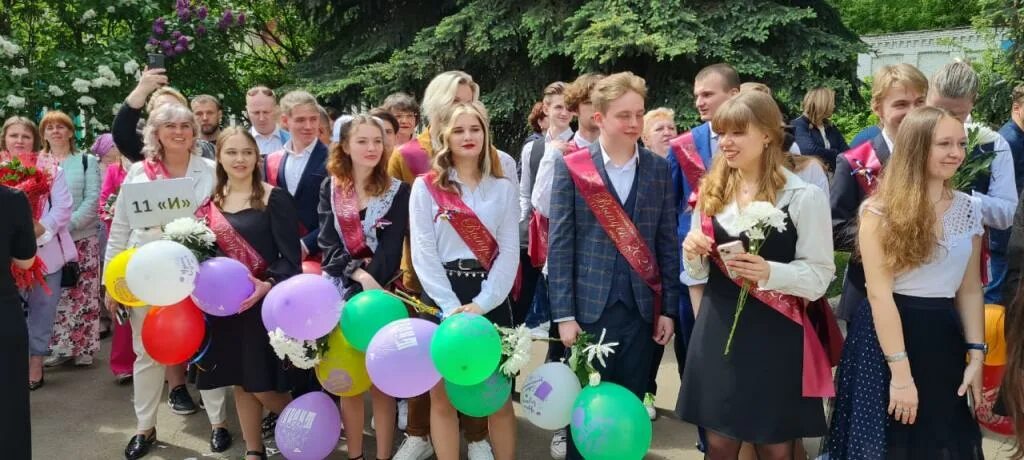 Сценарий последнего звонка 11 класс 2025 год. Школа 29 последний звонок 11 класс 2025 год. последний звонок 2025 в москве. школа 1375 москва последний звонок 2025. гимназия 402 10 класс 2025.
