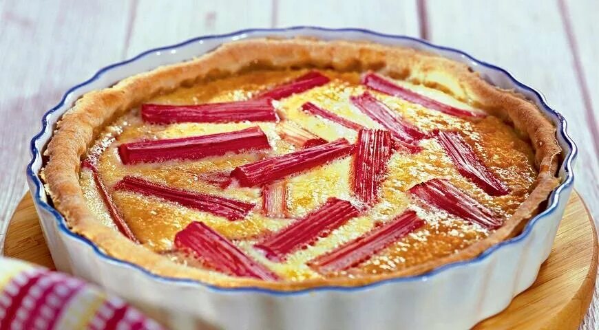 Рецепт пирога с ревенем. Пирог с ревенем. пирок из ревеня. пирог с ревенем вкусный. gbhjub c htdytv.