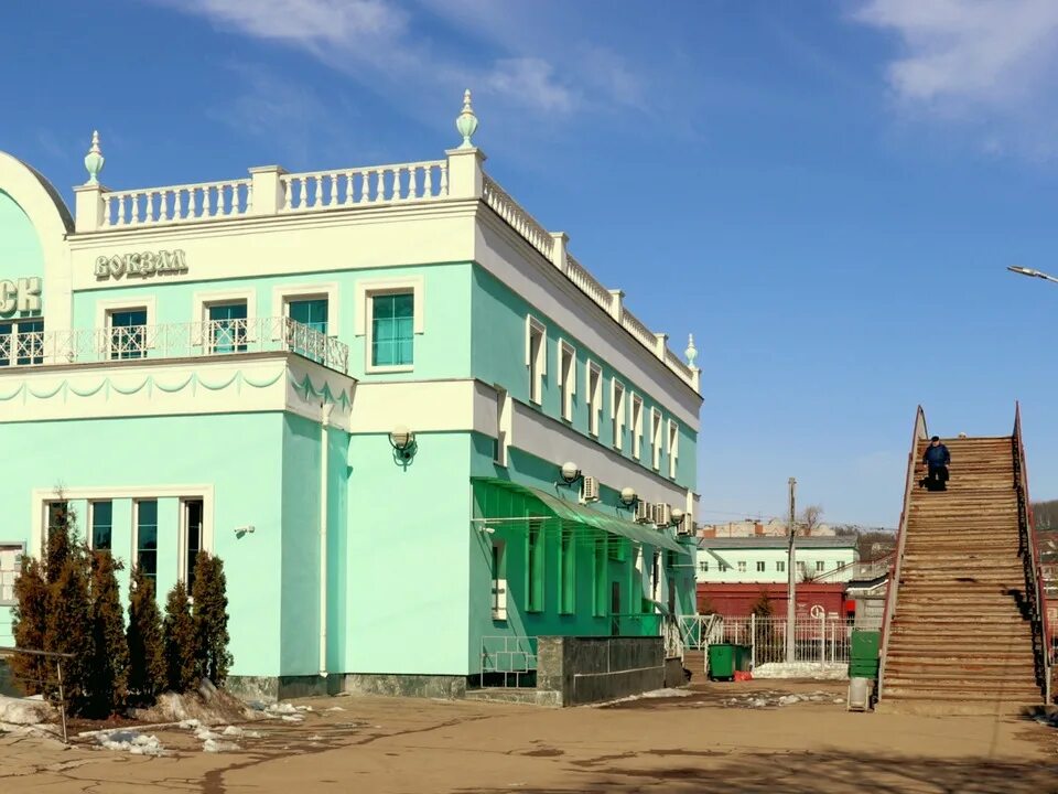 Пригородный вокзал смоленск. Вокзал смоленск центральный. Пригородный вокзал смоленск. Пригородный жд вокзал смоленск внутри. Пригородный жд вокзал смоленск.