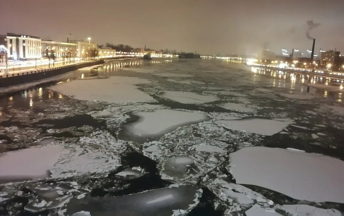 сугробы в питере 2021. ураган бенедикт. снег в питере сегодня. сугробы в петербурге. снег в питере сегодня.