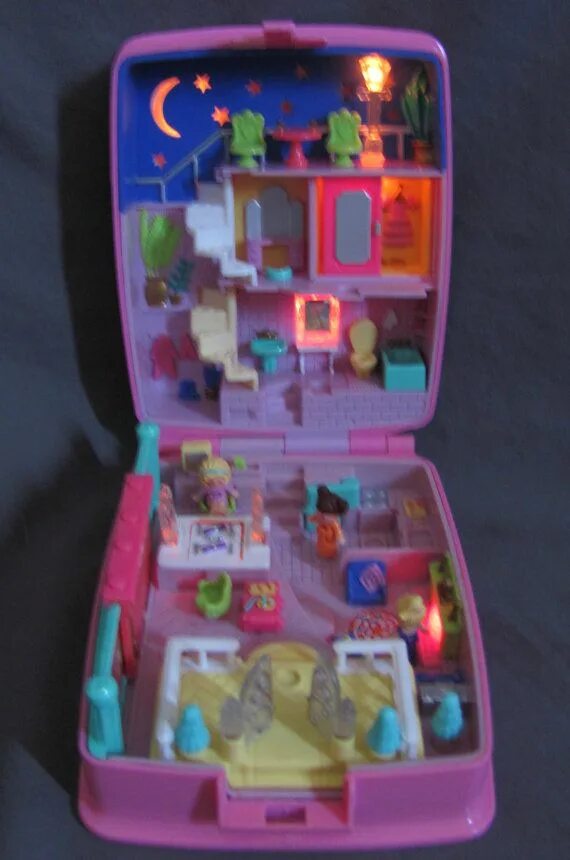 Включи polly pocket. Polly Pocket домик 90. Полли покет школа. Polly Pocket 1997. Полли покет 1994.