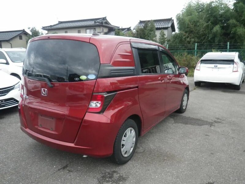 Хонда Фрид Спайк 2011. Honda freed Spike красный. Габариты Хонда Фрид Спайк 2011.