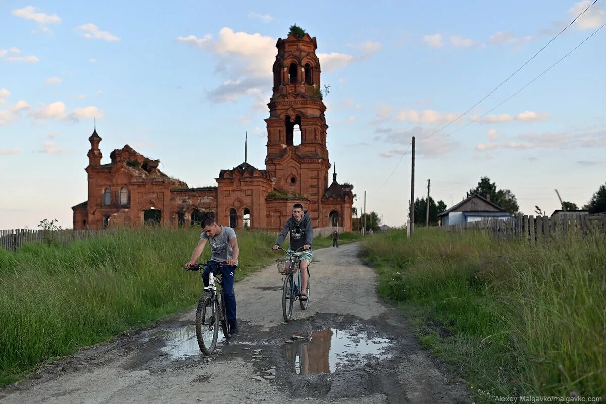 Благовещенская Церковь Покча. Покча Чердынь. Церковь село Покча. Село Покча Чердынского района.