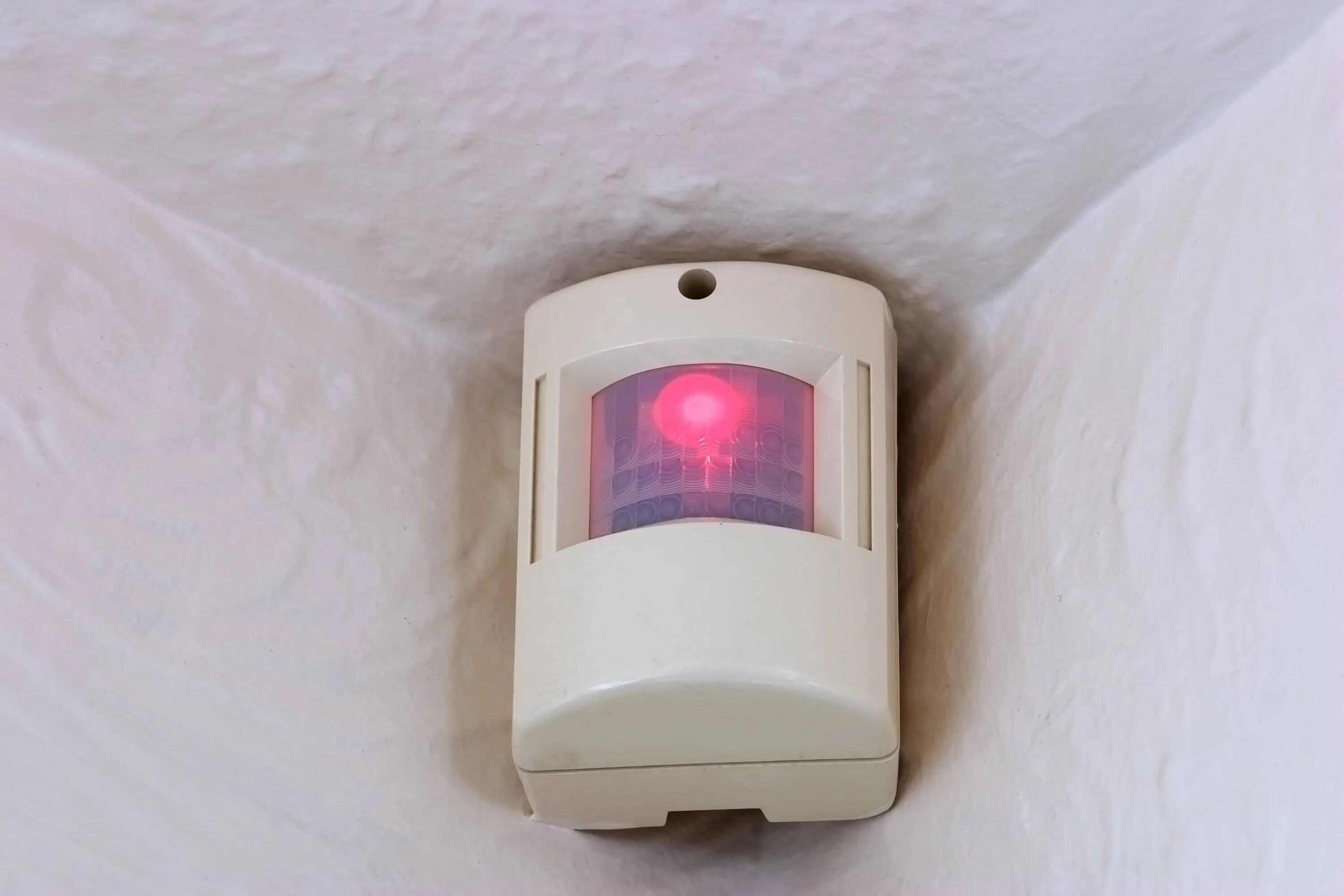 Камеры пожарной безопасности. Икар-003 датчик движения. Датчик присутствия для включения света. Датчик движения 12 вольт для сигнализации. Датчик движения для включения света в квартире.