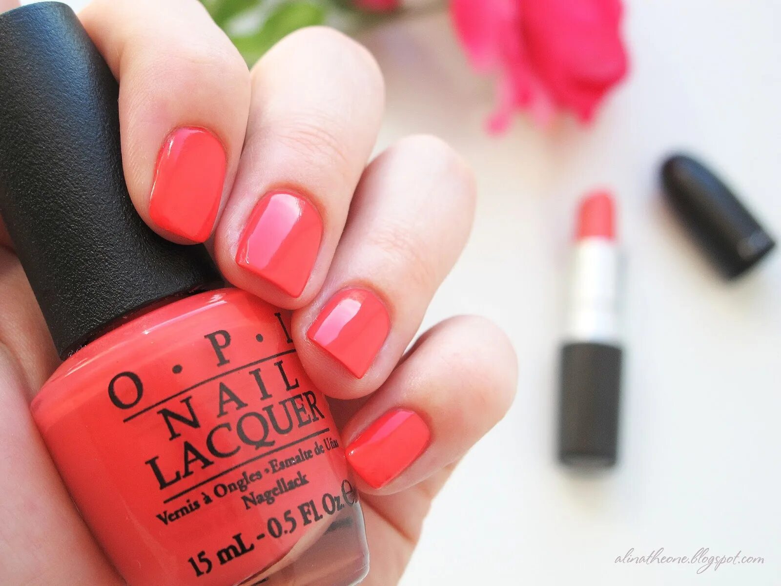 Manicure отзывы. OPI Live Love Carnaval. Отзыв о маникюре.