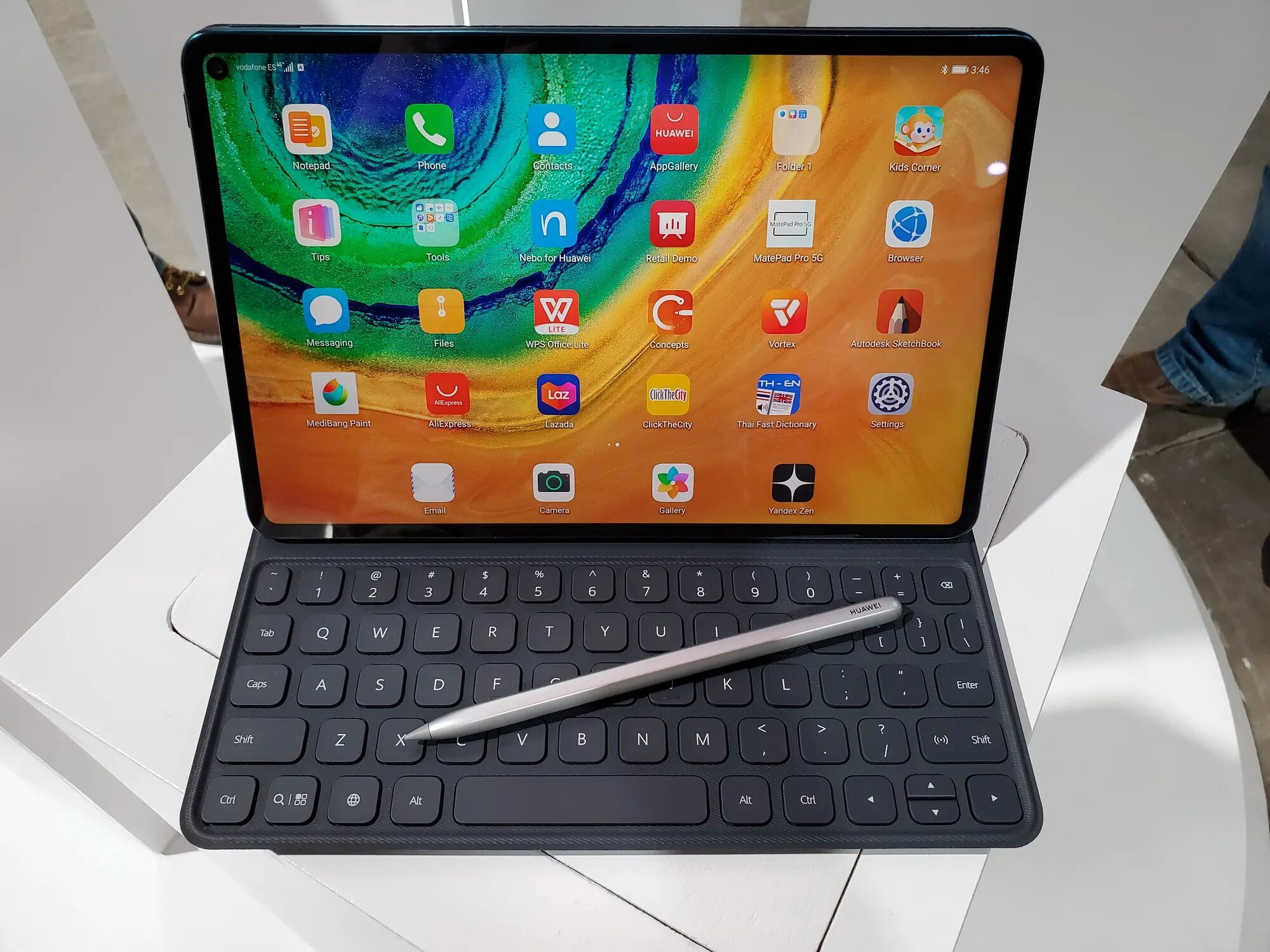 Планшет pad 4. Планшет Хуавей Mate Pad 10.4. Клавиатура Huawei MATEPAD 10.4. Huawei MATEPAD С клавиатурой 2022. Клавиатура-чехол для Huawei MATEPAD Pro 10.8.