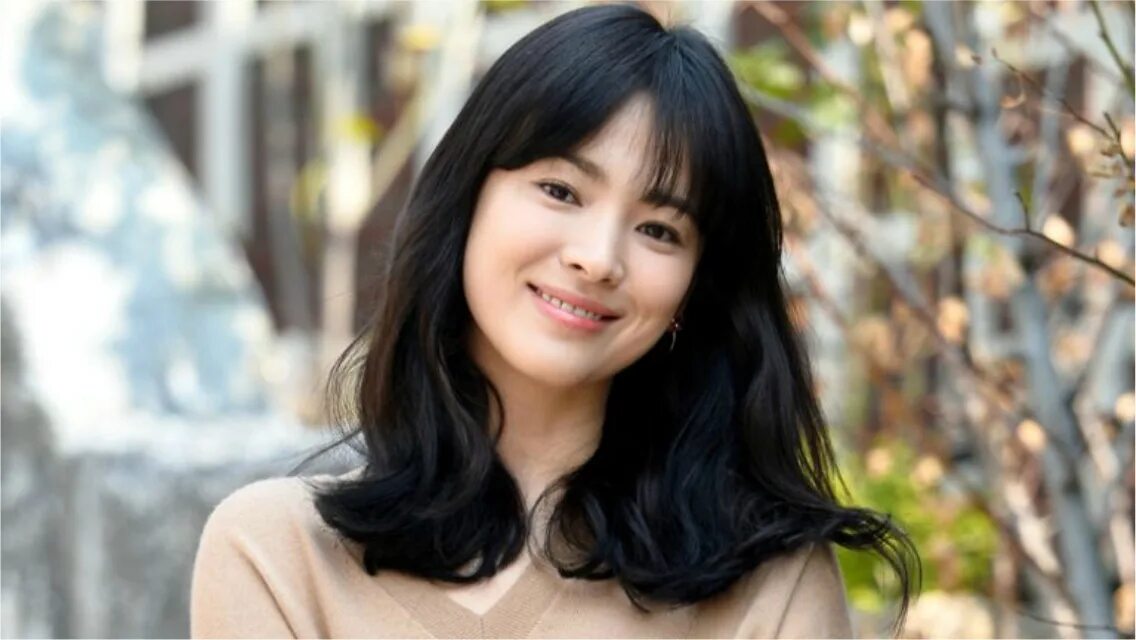 June than. Сон хе-гё 2021. Ли цзюнь чэнь. June than. June красивая надпись.