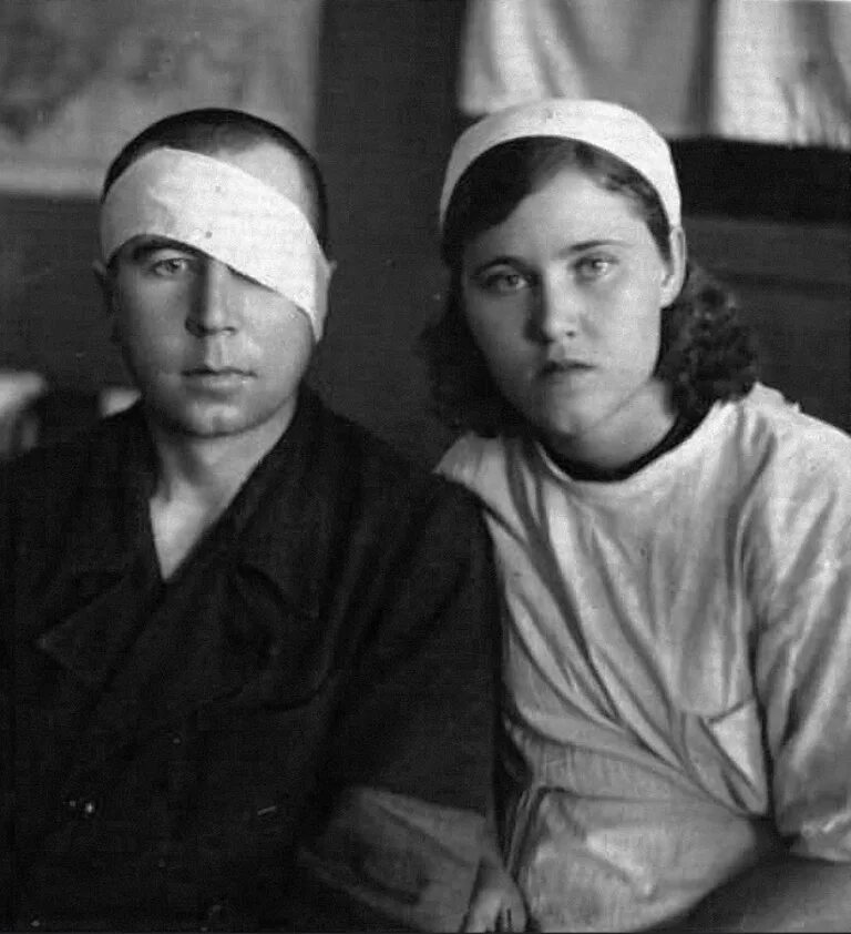Военный госпиталь 1944 СССР. Эвакогоспиталь Кисегач Лурия. Медицинские сестры на войне.
