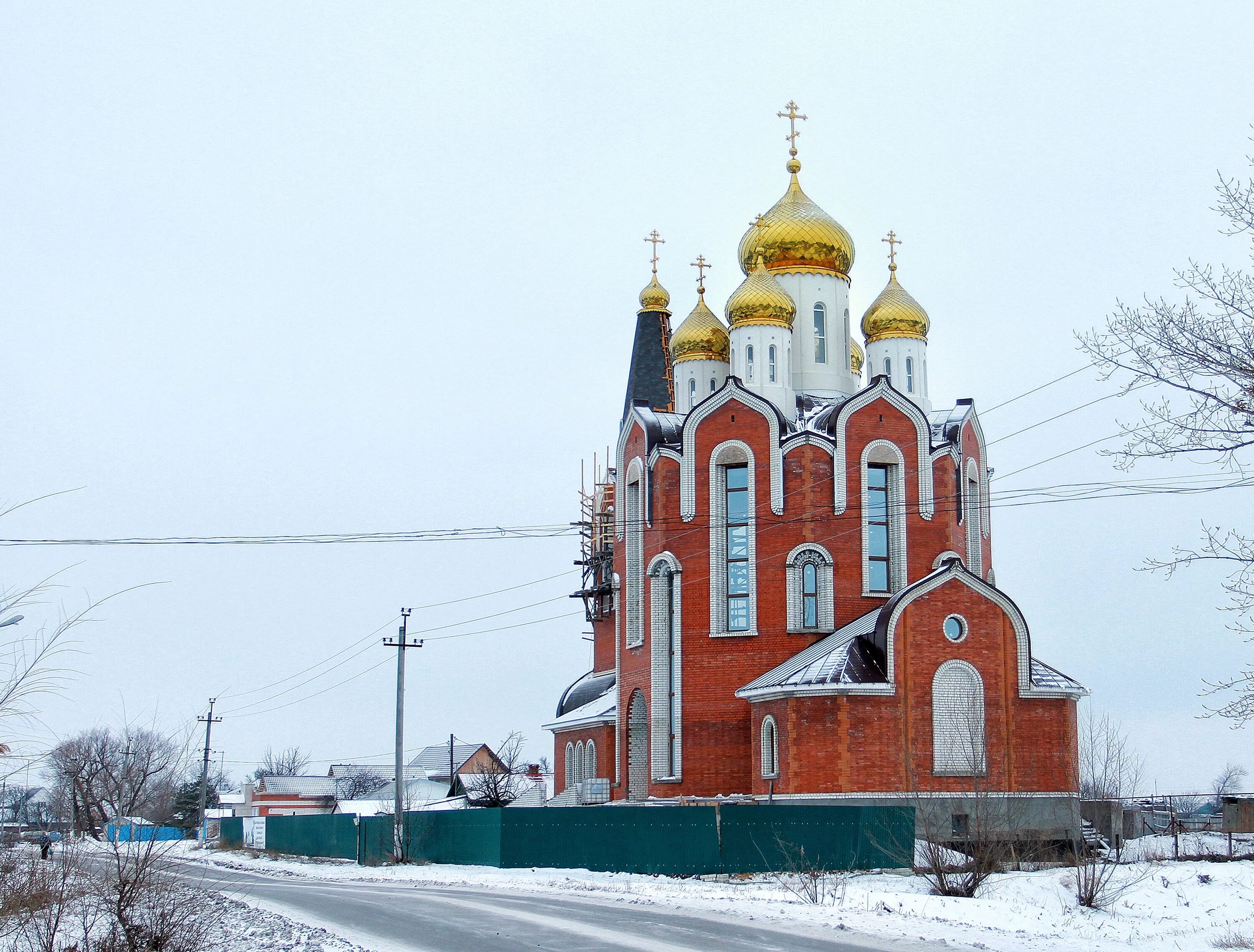 Администрация новоаннинского района волгоградской области. Церковь Феофана Затворника Новоаннинский. Храм города Новоаннинский. Храм Феофана Затворника Новоаннинский достопримечательность. Храм Новоаннинский достопримечательности.