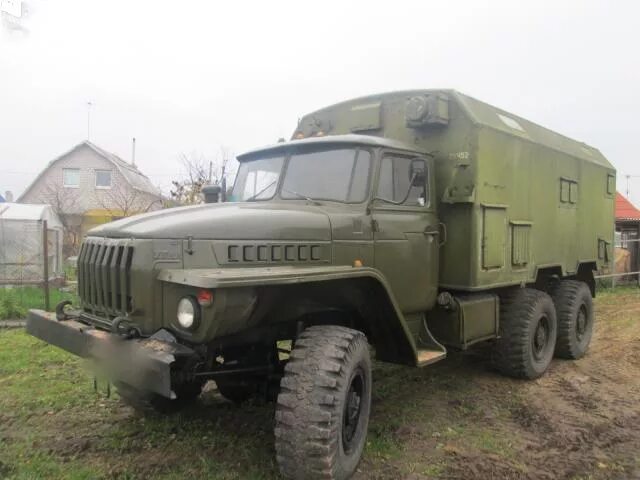 Армейский «урал-4320» кунг. Урал 4320 с будкой. Урал с будкой. Урал 4320 6х6 шасси. Урал 4320 кунг.