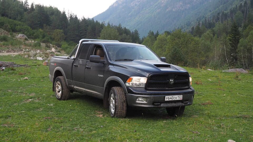 Отзыв рам 1500. Додж рам трх 2009. Dodge Ram 1500 TRX кунг. Додж фермер машина.