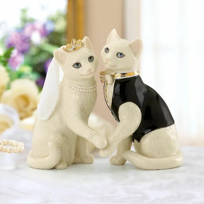 Кошачья свадьба. Свадебный торт с фигурками кошек. Свадьба кошек. Свадебные котики. Кошка невеста.