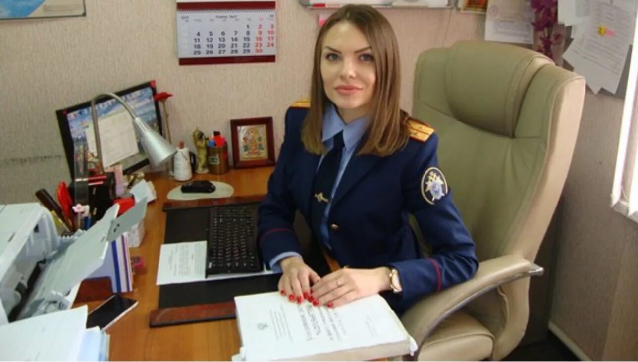 Девушка следователь ск. Солодовниченко кристина. Девочка следователь. Женские прически следователя. Девочка следователь.