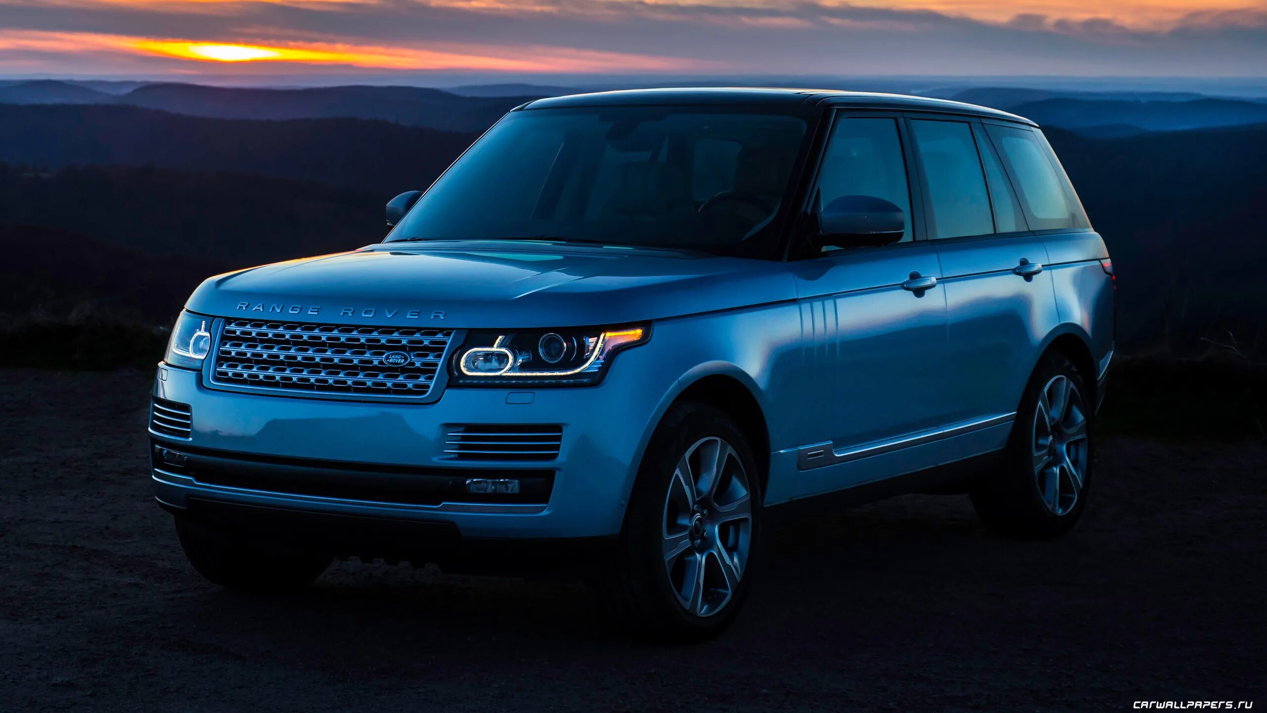 Рендж гибрид. Рендж Ровер гибрид. Range Rover гибрид. Land Rover range Rover 2015 характеристики. Range Rover гибрид черный.