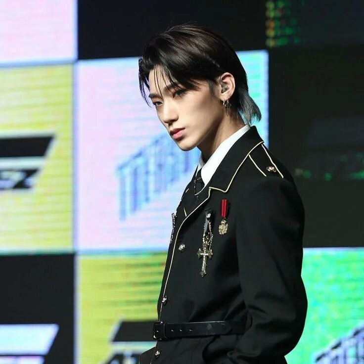 Ateez san. Чхве Сан ATEEZ. Choi San ATEEZ. СОНХВА ATEEZ. Чхве Сан 2021.