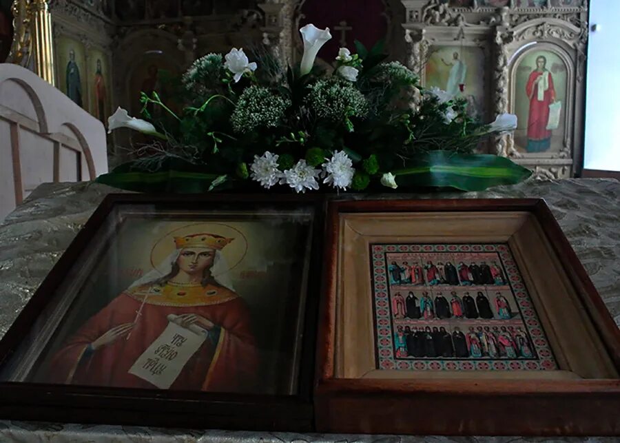 Мощи св варвары. Святая варвара великомученица мощи. Мощи св варвары. Святая варвара великомученица мощи. Мощи святой великомученицы варвары в киеве.