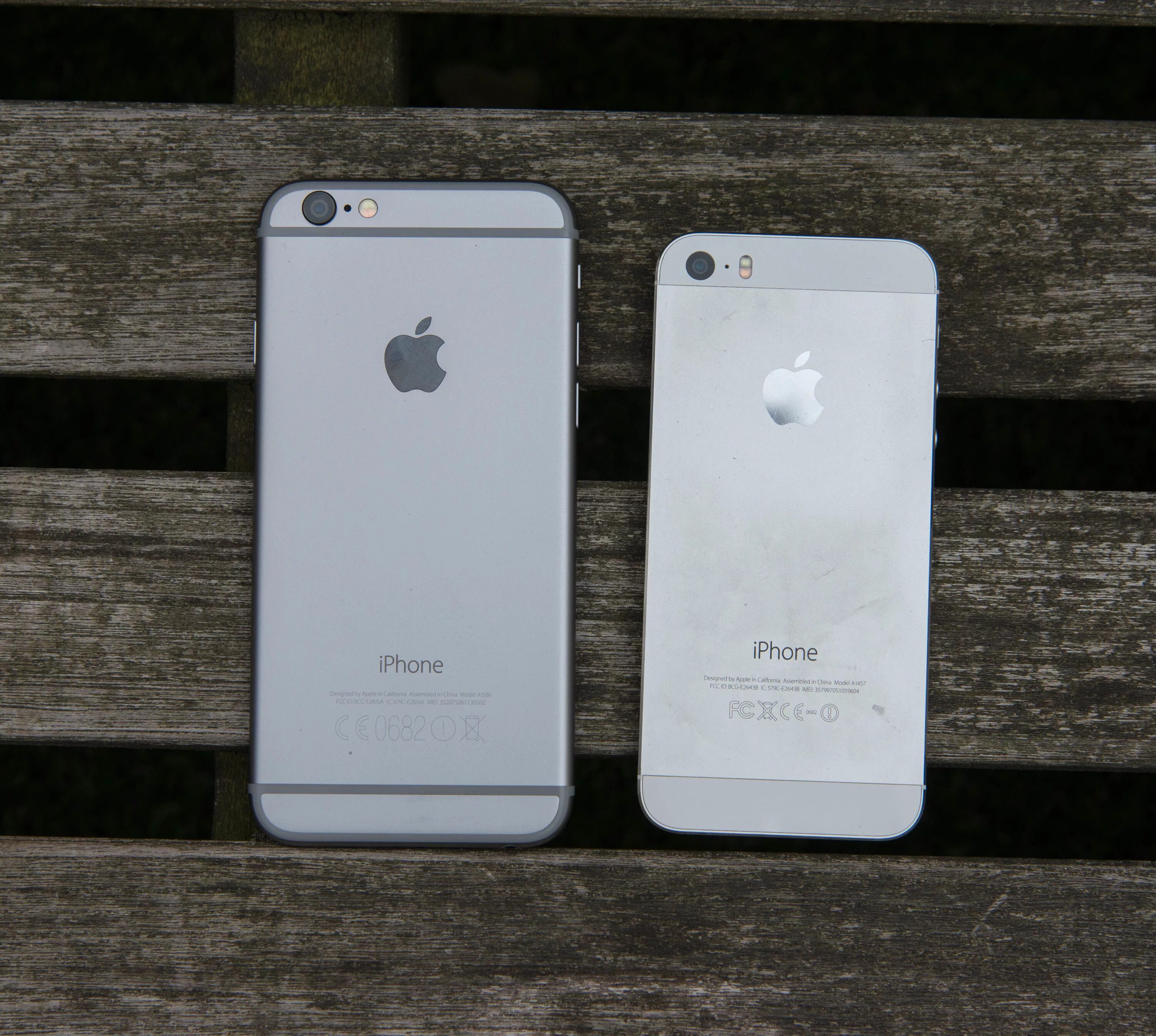 Сравнения айфонов 6. Айфон 5s и 6. Iphone 6 vs 5s. Iphone 5 and iphone 6s. Iphone 5 vs iphone 6.