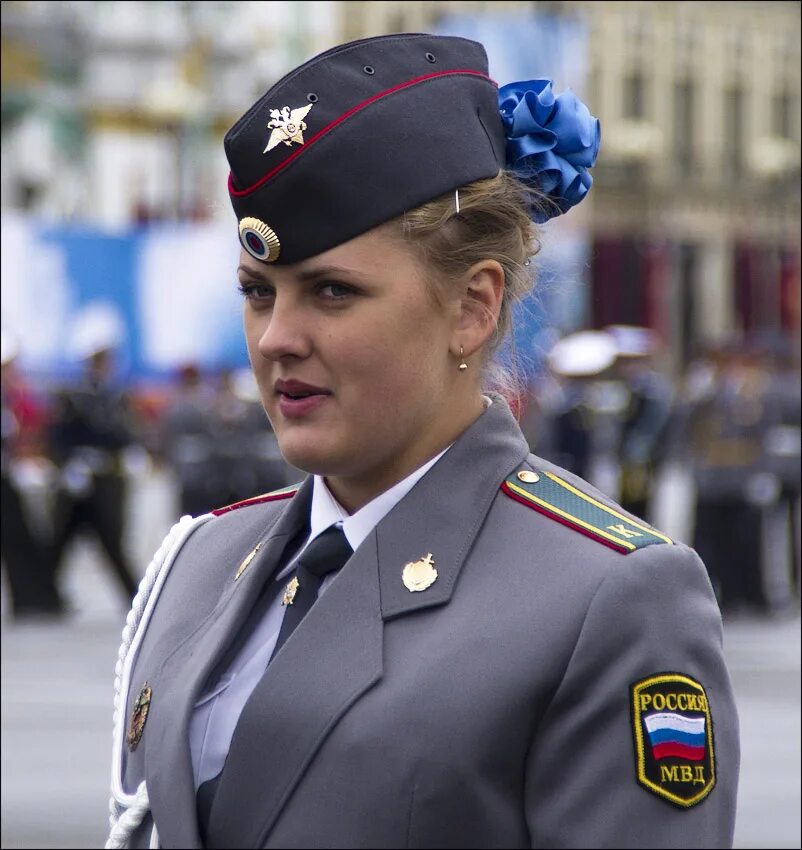 парад женщины мурманск. фото женщин участниц парада победы 2020 в москве. григорьевна участница парада. участница парада. шествие женщин в красном.