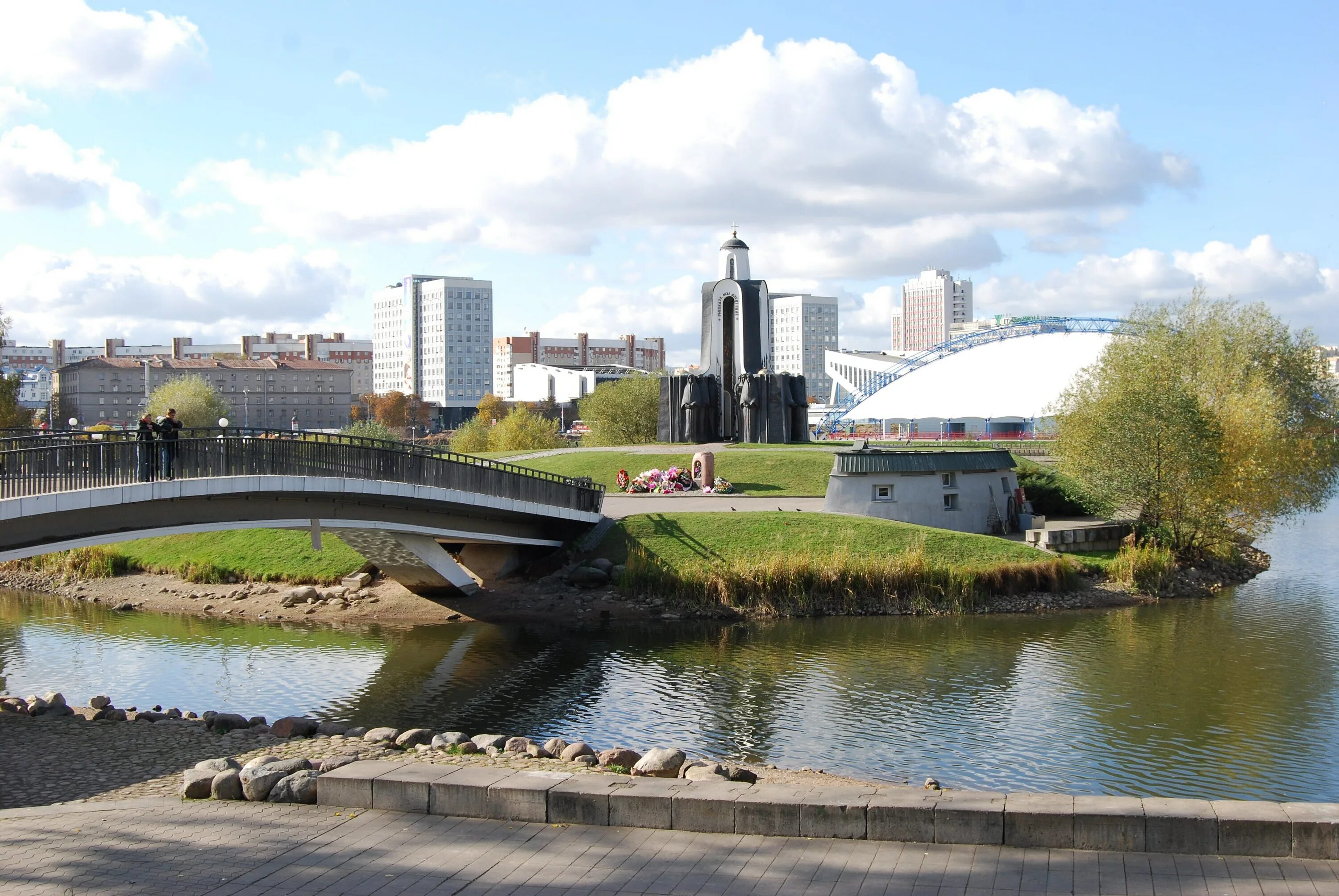 Белоруссия минск достопримечательности столица. Улица независимости минск костел. Минск достопримечательности отзывы куда можно пойти. Мирский замок несвижский замок. Минск город площадь независимости.