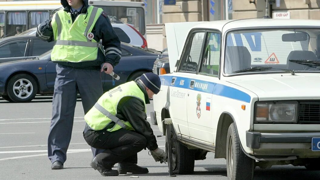 Тачка мента. Фото с ментами в машине. Тачки ментов