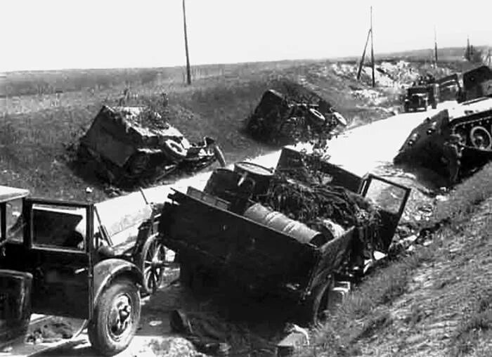 Андрей каращук художник дикий запад. Осада вены 1683. Разгром немецких войск под москвой. Осада владимира 1238. Разгром запада.