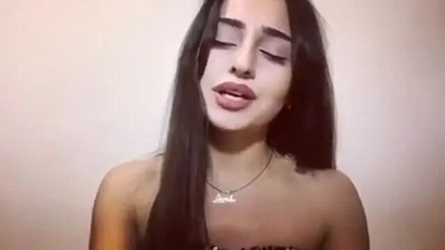 Милая моя не надо плакать. Песня прошу не надо плакать мне самому обидно. Милая моя не надо плакать. Текст песни ветер гонит злые тучи. Милая моя не надо плакать.