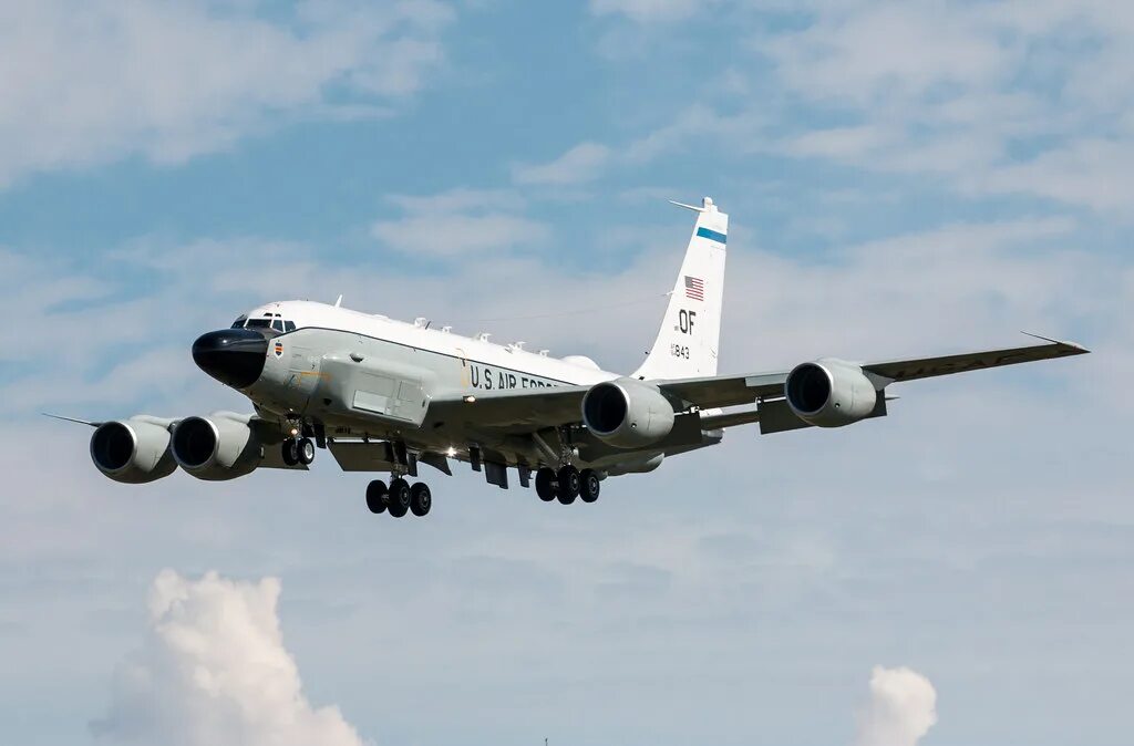 Rc 135v rivet joint. Boeing rc-135v. boeing rc-135w rivet joint. ввс rc-135 rivet joint. boeing rc-135 самолет.