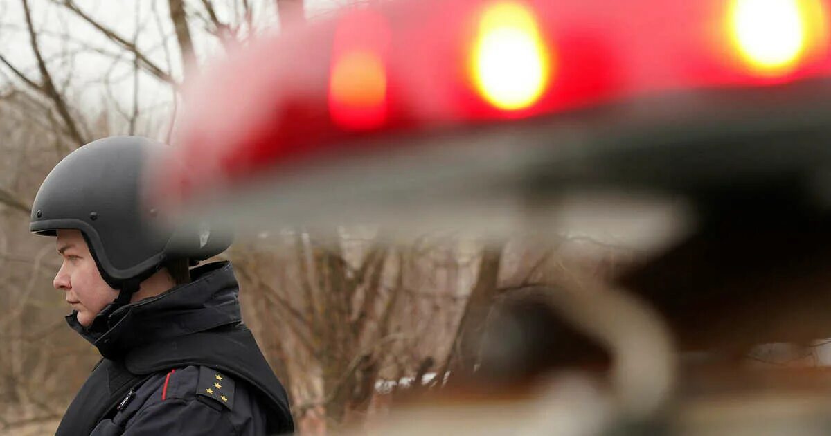 Нападение преступников картинки. Огонь на рабочем месте. Сотрудник открыл огонь. Пожар в рубцовске 24 мая 2022 года в районе станционного. Сотрудник открыл огонь.