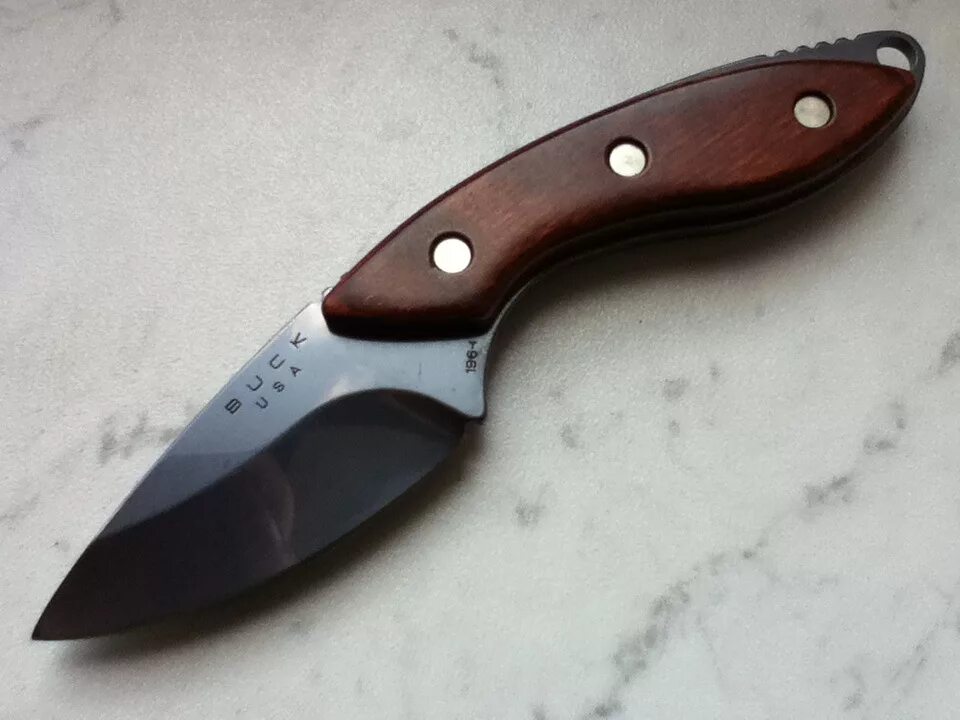 Нож с коротким лезвием. Нож фикс Бокер. Buck 196 Mini Alpha Hunter Camo fixed Blade. Нож Бокер маленький фикс. Pohl Design нож.