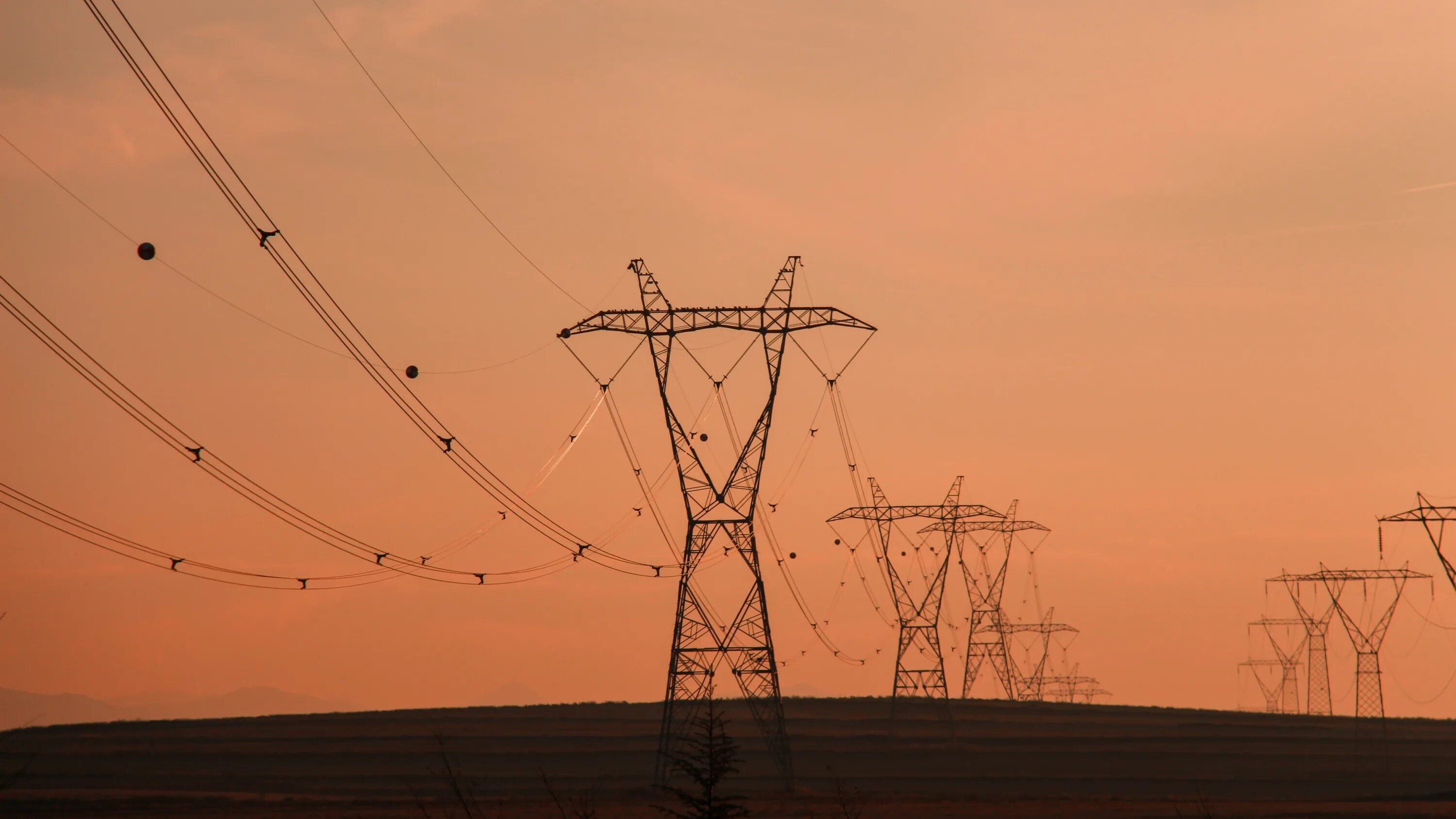 Al power grid. Power grid. european power grids. power grid hd photo. the beauty of power grid.