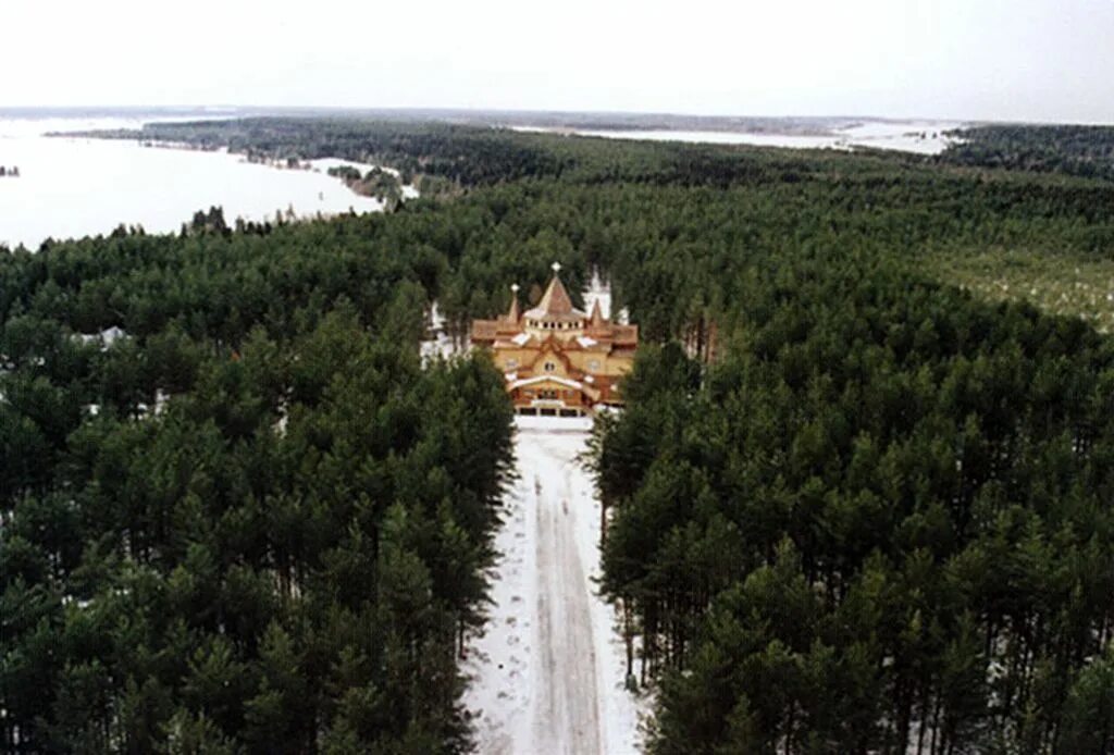 зимняя природа великий- устюг. великий устюг лес. тайга устюг. вотчина деда мороза, великий устюг, вологодская область. леса великого устюга.