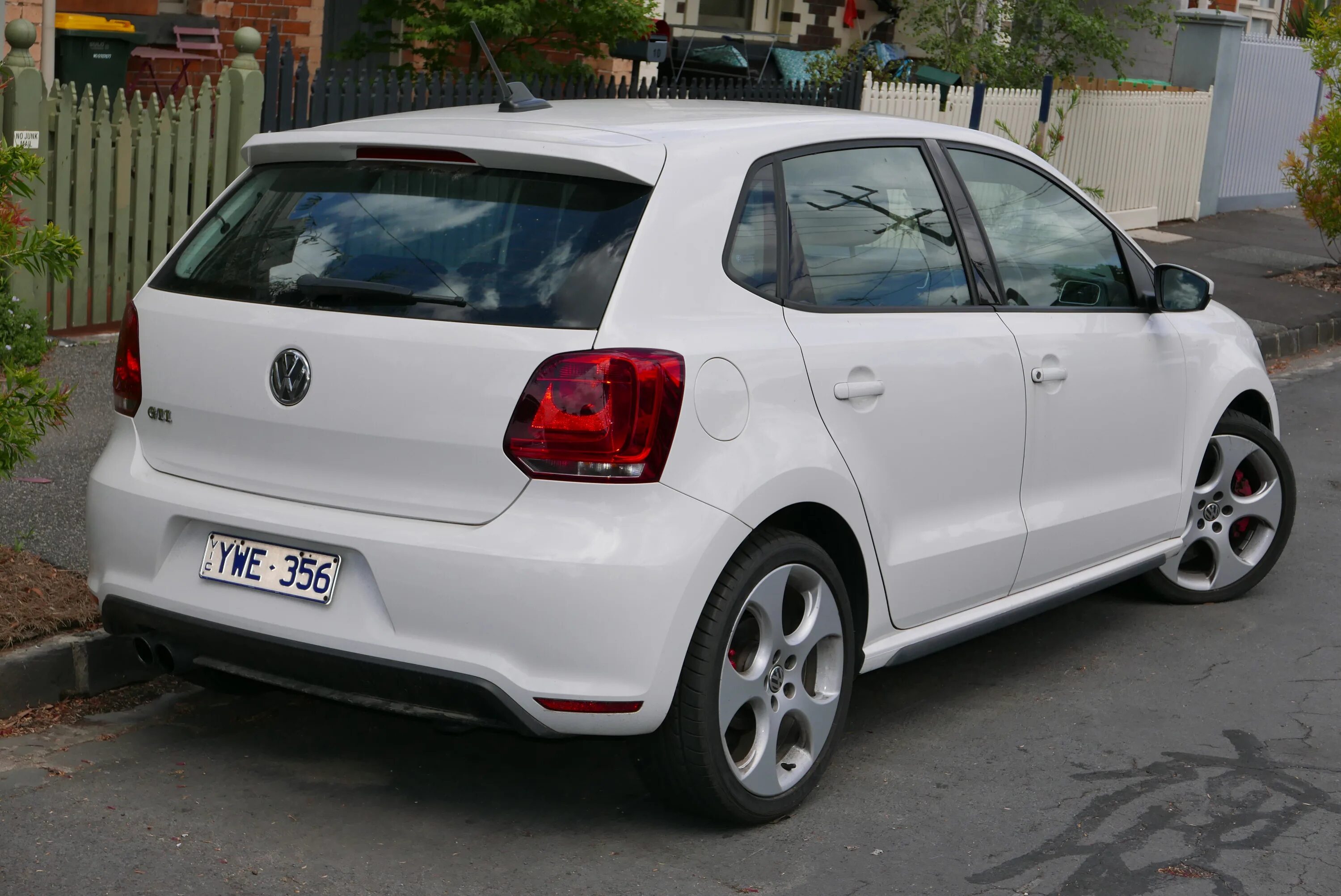 Polo 6r. Polo 6r GTI. Volkswagen Polo GTI 2012. VW Polo 6r Hatchback. Polo хэтчбек 2012.