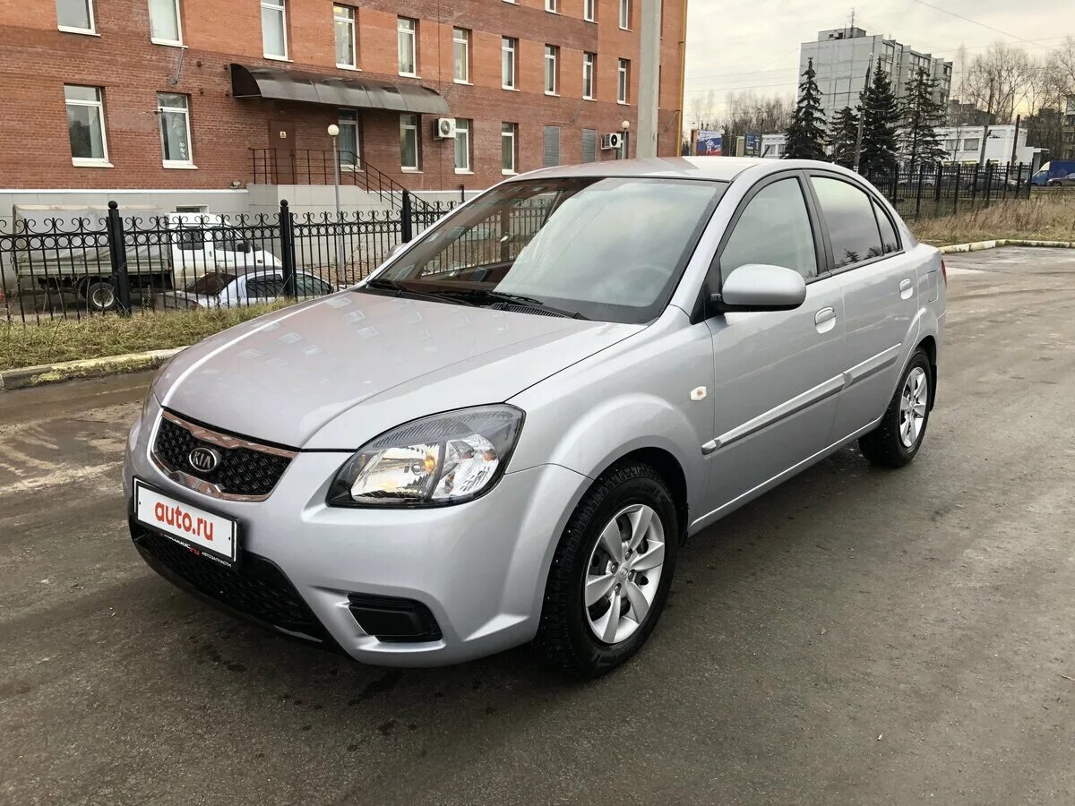 Купить кия рио 2. Kia Rio II 2010. Kia Rio 2 Рестайлинг. Kia Rio 2 2011. Kia Rio II Рестайлинг 2010.