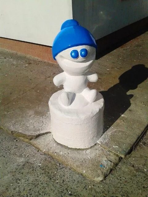 снежик символ снежинска. снежик. снежик символ снежинска. конкурсы олимпиады значок для презентации. снежик.