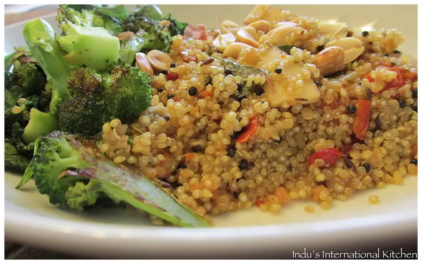 Киноа приготовить на гарнир вкусно и быстро. Киноа с индейкой по перуански. киноа сладкая. киноа с индейкой и овощами. киноа с овощами.