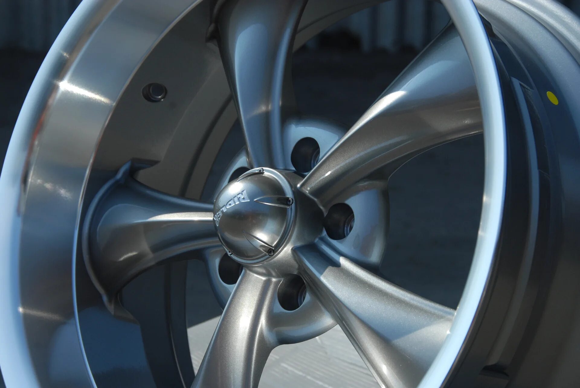 Диски mb 64. Ridler 695 r20. Колесный диск Ridler 675 8x17/5x114.3 d83.82 et0 Polished. Колесный диск Ridler 651 9.5x22/5x114.3 d70.5 et18 Chrome.