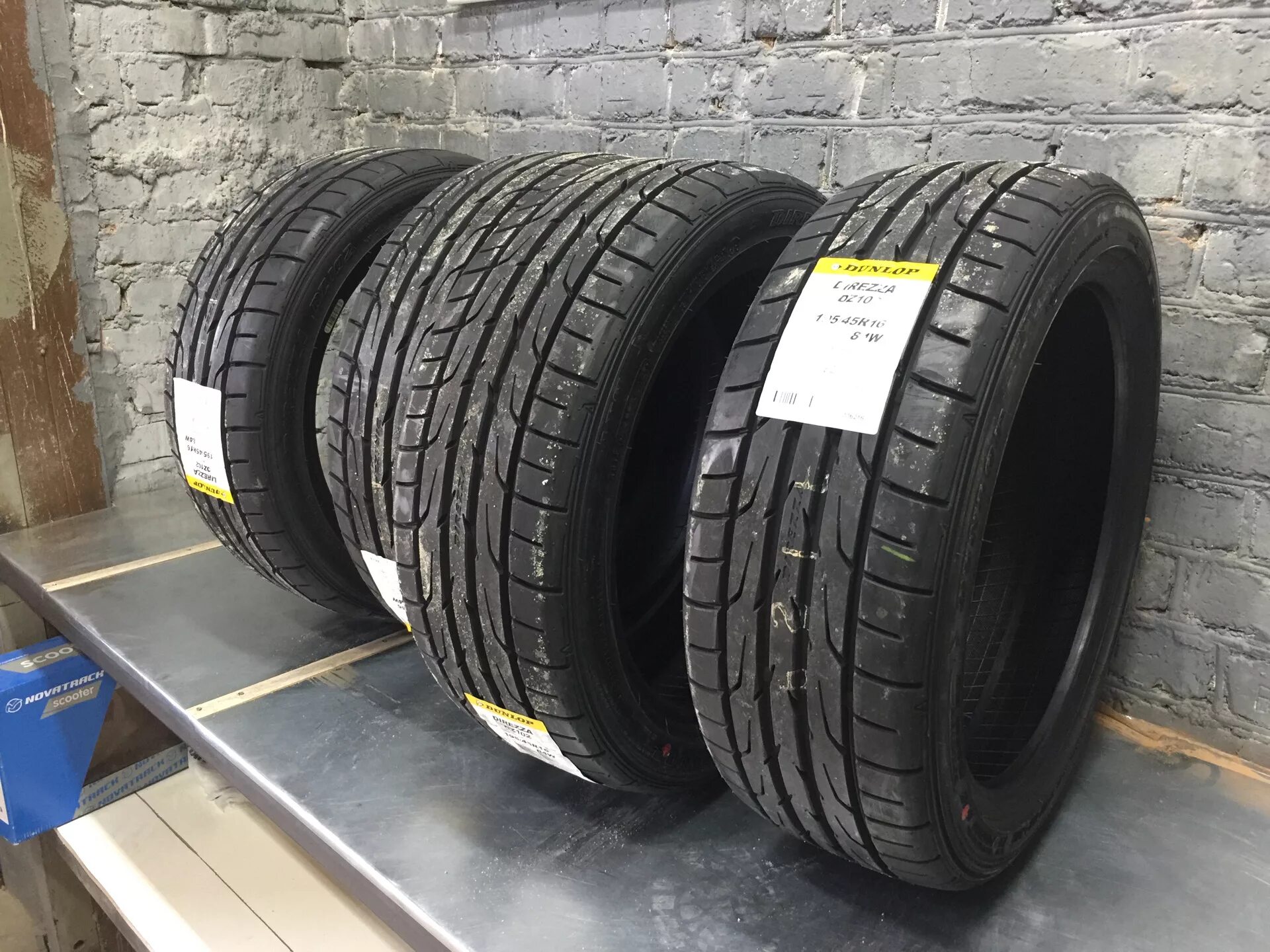 Шины 16 лето краснодар. Dunlop Direzza dz102. Dunlop Direzza 102. Dunlop Direzza dz102 225/45 r17. Direzza dz102 215/45 r17.