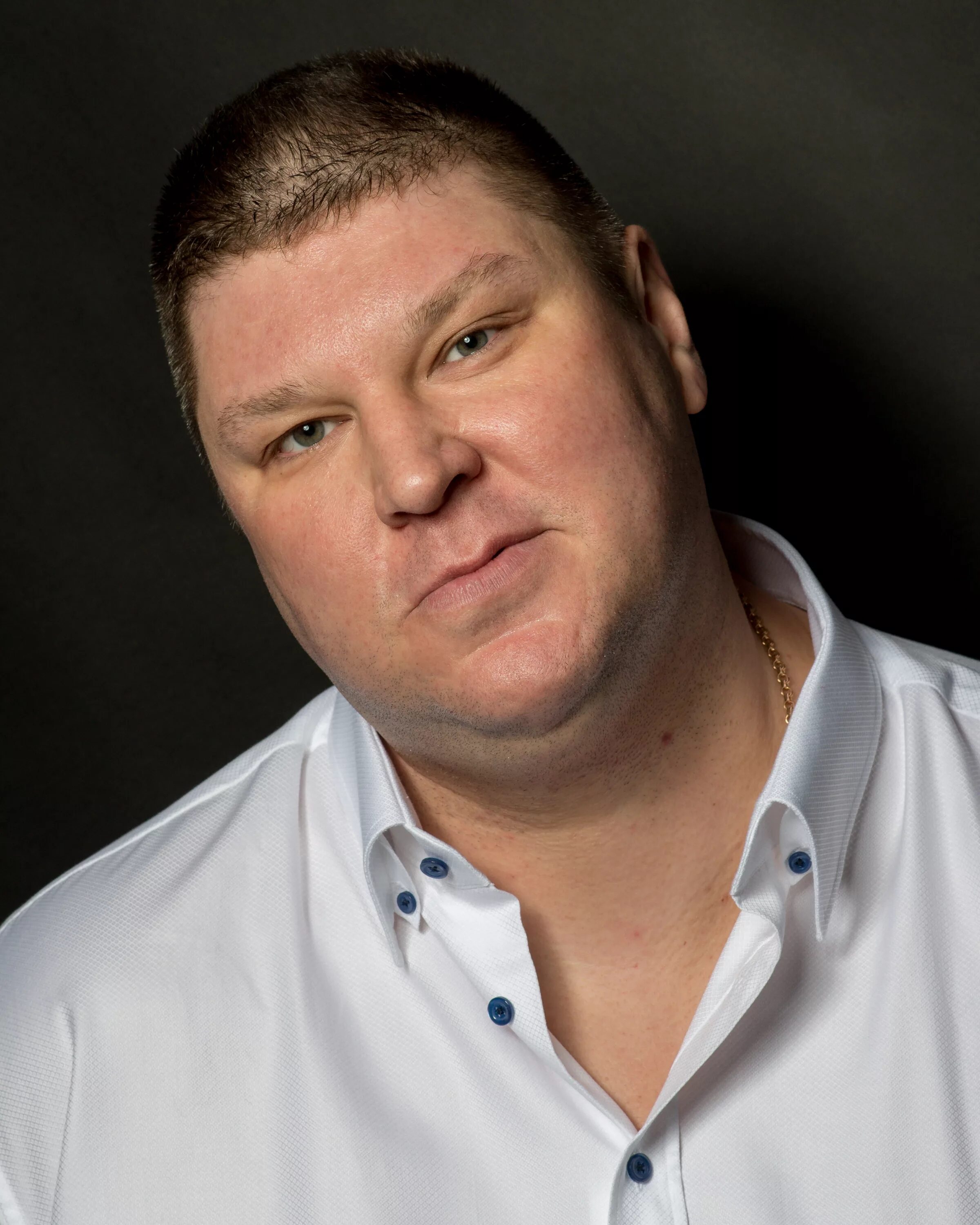 Охранник сильвестра андреевича. Саша таня гена. Андре́й никола́евич свири́дов. Охранник сильвестра андреевича. Гена - телохранитель сильвестра андреевича.