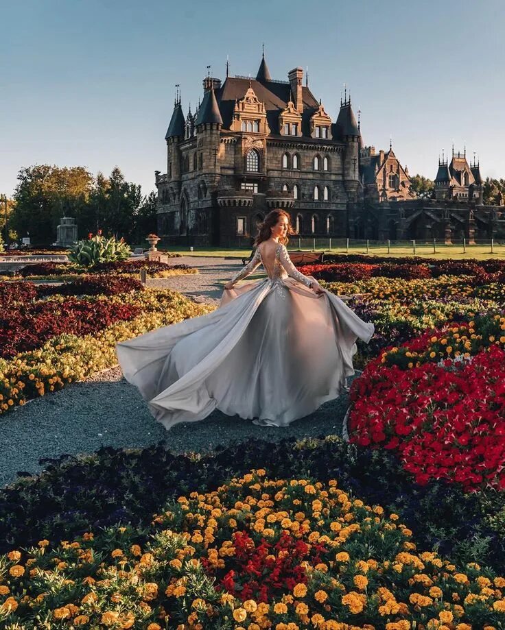 Замок гарибальди 2018. Замок гарибальди свадебная фотосессия. Замок гарибальди фотосессия. Замок тольятти тольятти гарибальди внутри. Замок гарибальди тольятти свадьба.