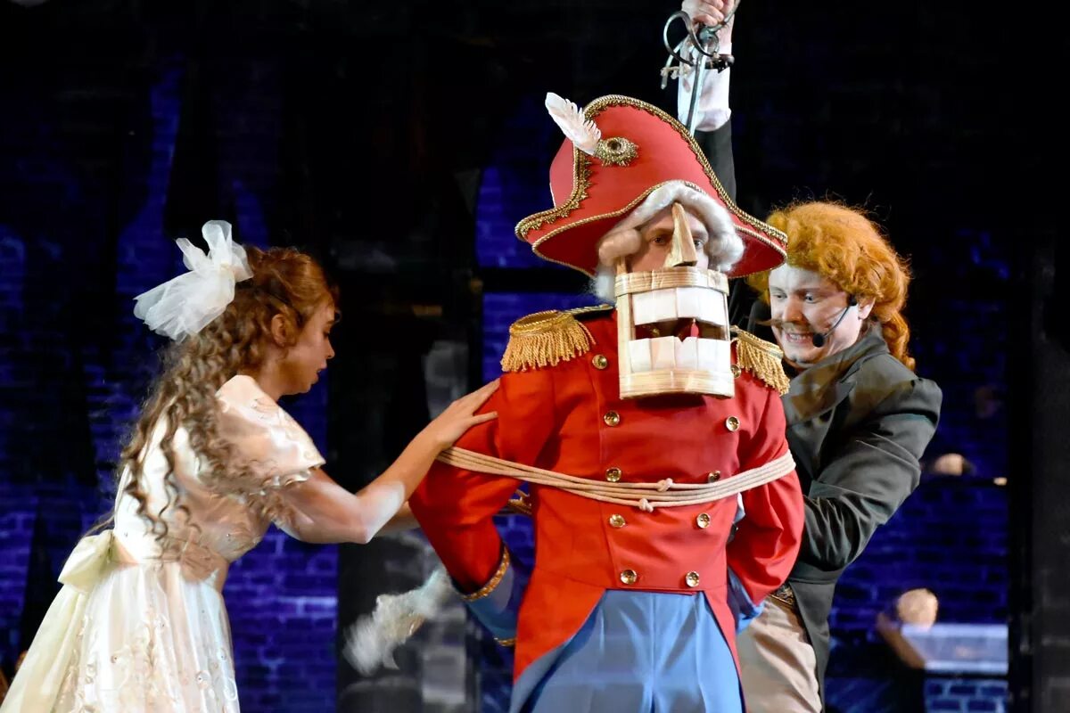 мари из балета щелкунчик. щелкунчик и мышиный король шоу. мариус петипа чайковский щелкунчик. чайковский марш из балета щелкунчик. щелкунчик балет ростовский муз театр.