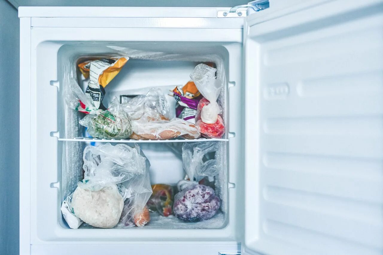 Домашний холодильник камера. Морозильная камера Art-afb300. Морозильная камера Ксиаоми. Морозильник для продуктов. Холодильник с морозильной камерой.
