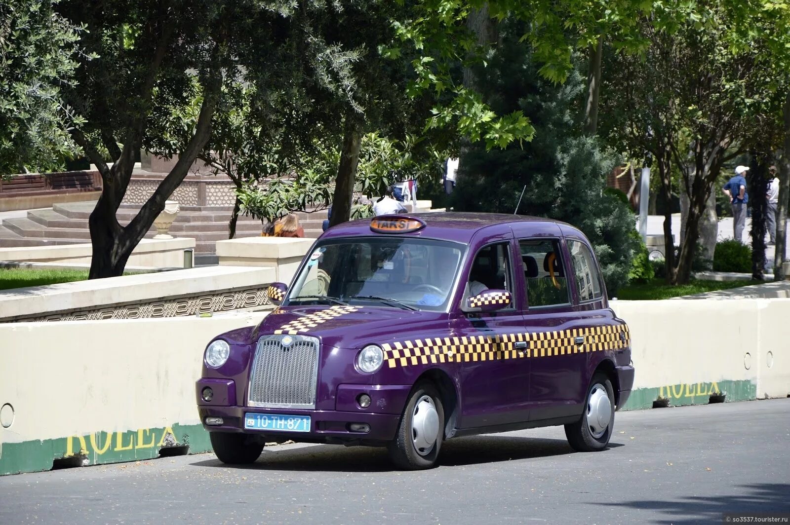 Такси в Баку баклажан. КЭБ В Баку. Лондон такси в Баку. Такси баклажан в Азербайджане. Такси в азербайджане