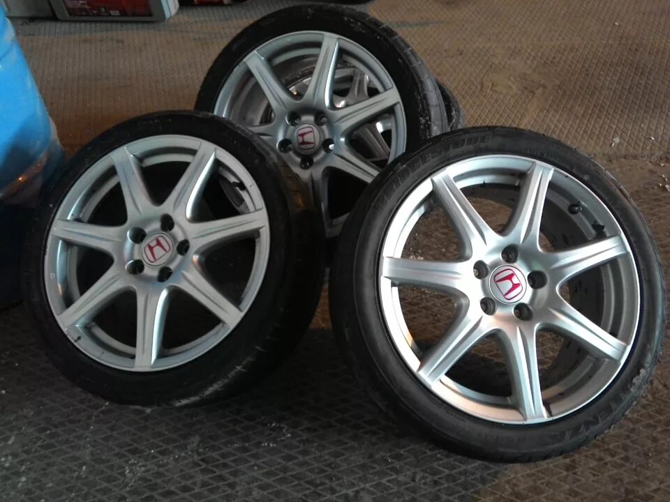 Диски types. Диски honda type r 7. диски honda r18. колесные диски honda type r. civic type r 7 диски.