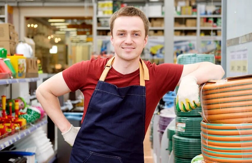 Продавец в строительном магазине. Мерчендайзер. Продавец в магазине. Консультант в строительном магазине. Продавец материалов.